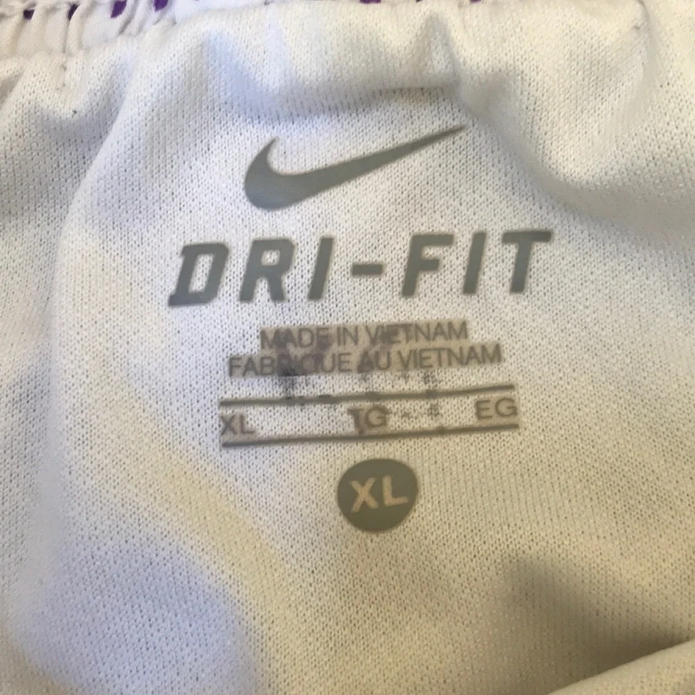 NIKE shorts - Picture 4 of 8